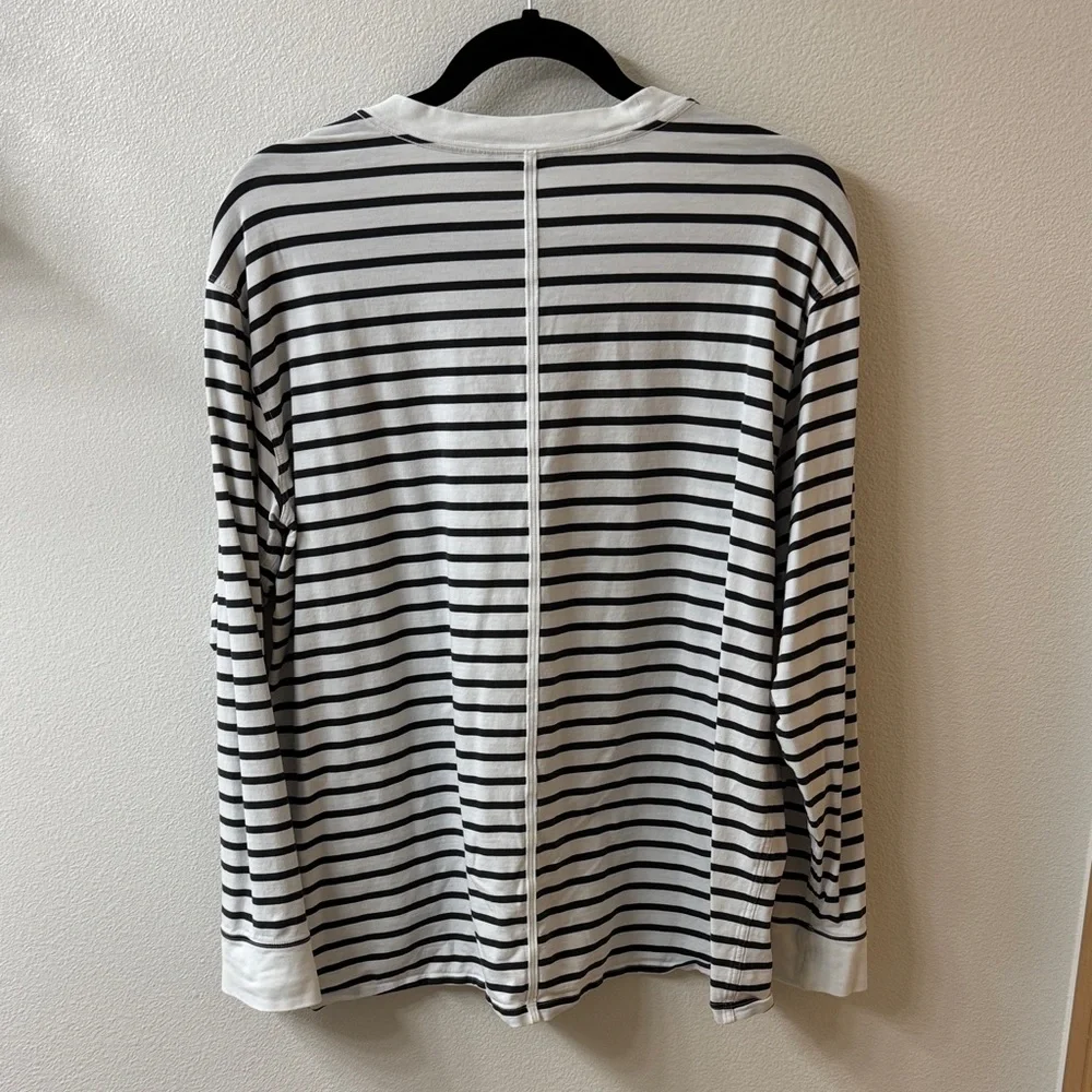 lululemon athletica Monochrome Striped Long Sleeve Tee - Picture 3 of 3